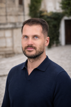 Náš tím Varhola 300x500 1