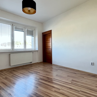 Tehlový 3 - izbový byt s balkónom Žilina - širšie centrum