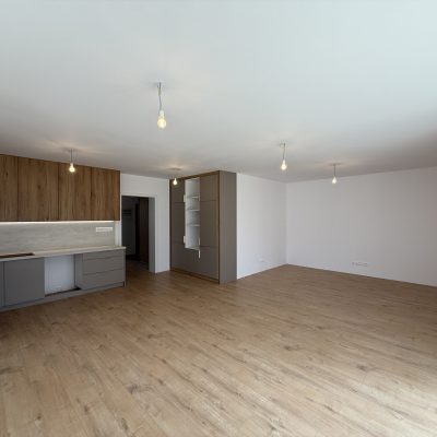 2 - izbový byt Bytča s predzáhradkou